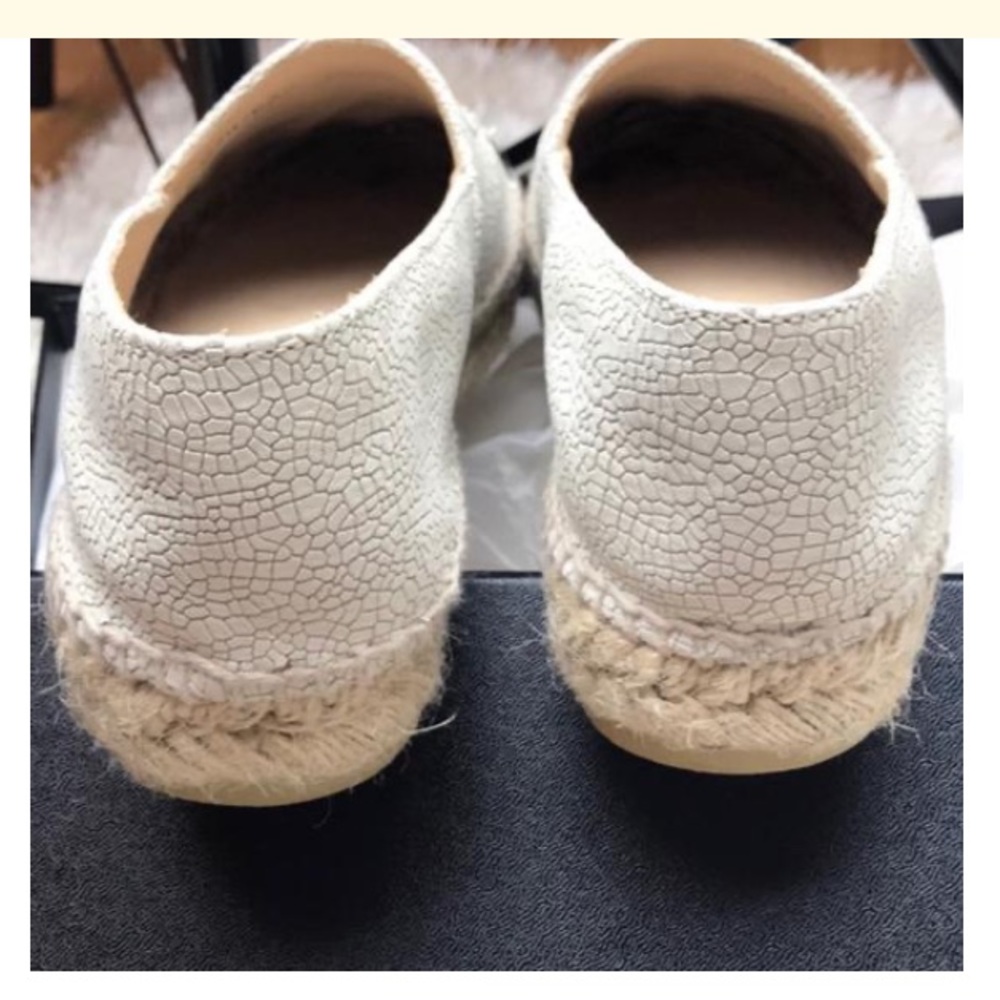 Chanel cracked leather espadrilles - Picture 4 of 8